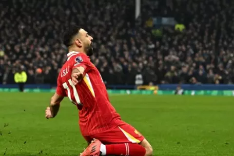 لاعب ليفربول: نحن محظوظون بتواجد محمد صلاح معنا